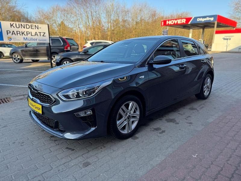 Gebraucht Kia Ceed Vision 140 PS (102 kW) 2021 Grau Kleinwagen