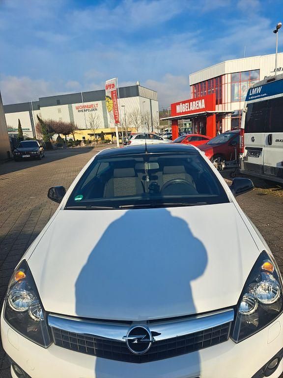 Gebraucht Opel Astra Cabriolet Edition 140 PS (102 kW) 2010 Weiß Cabrio
