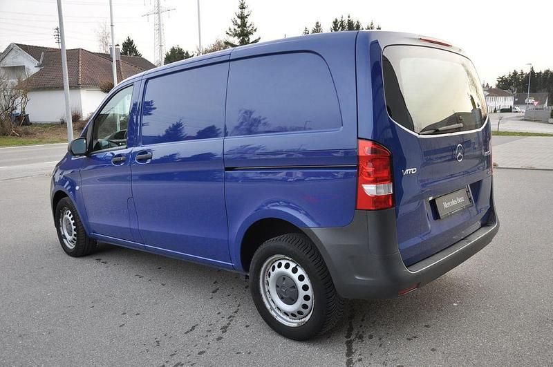 Gebraucht Mercedes Vito 163 PS (119 kW) 2019 Blau Van