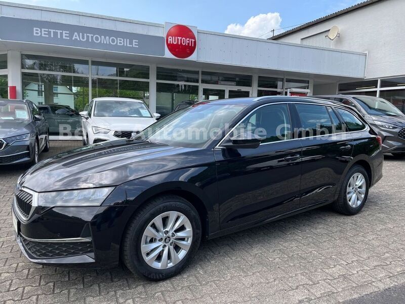 Schwarz Neu 2025 Skoda Octavia Selection Limousine | 29.980 € (Etwas zu teuer) - Bild 1/3