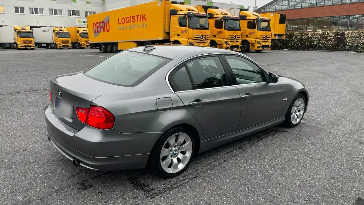 Gebraucht BMW 335 303 PS (222 kW) 2009 Grau Limousine