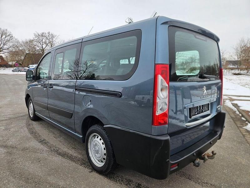 Gebraucht Peugeot TePee Access 128 PS (94 kW) 2013 Grau Van / Kleinbus