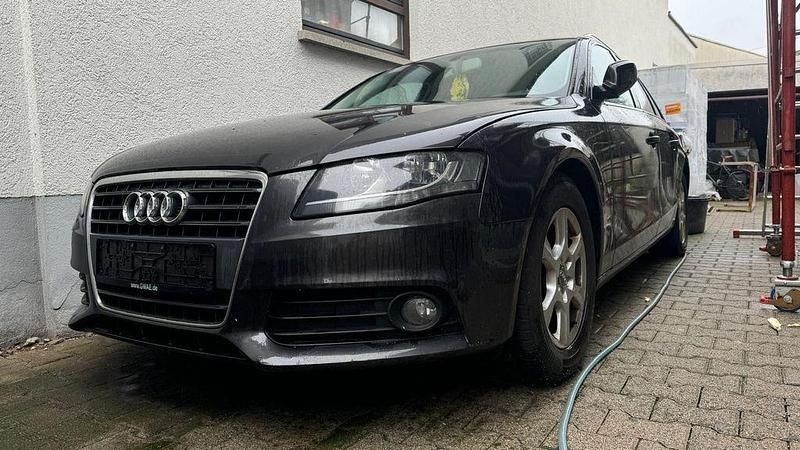 Schwarz Gebraucht 2011 Audi A4 Attraction Kombi | 5.550 € (Guter Preis) - Bild 1/4