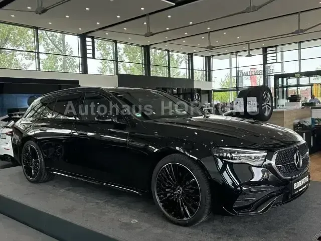 Gebraucht Mercedes E450 AMG 367 PS (269 kW) 2026 Schwarz Limousine
