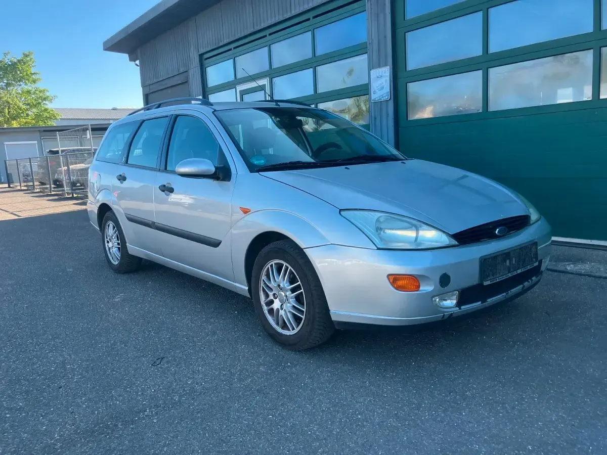 Occasion Ford Focus Ghia 101 ch (74 kW) 1999 Argent Break