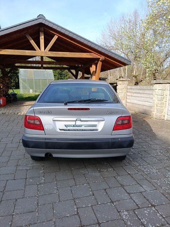 Gebraucht Citroën Xsara 90 PS (66 kW) 1997 Silber Limousine