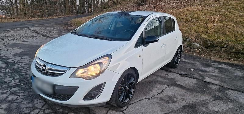 Gebraucht Opel Corsa 101 PS (74 kW) 2013 Weiß Kleinwagen