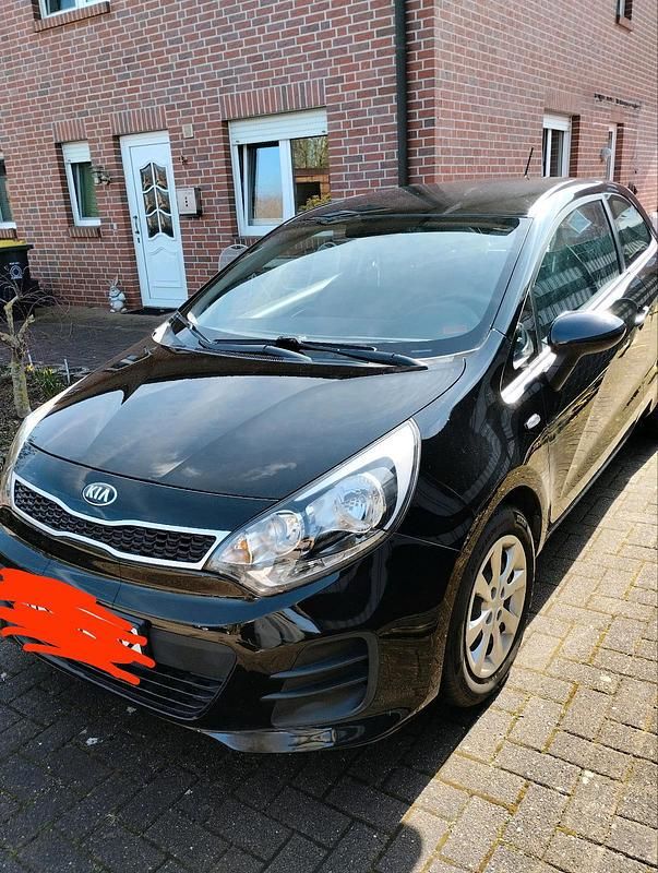 Gebraucht Kia Rio Edition 7 109 PS (80 kW) 2015 Schwarz Kleinwagen