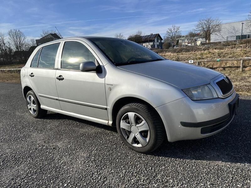 Silber Gebraucht 2004 Skoda Fabia Limousine | 999 € (Fairer Preis) - Bild 1/4