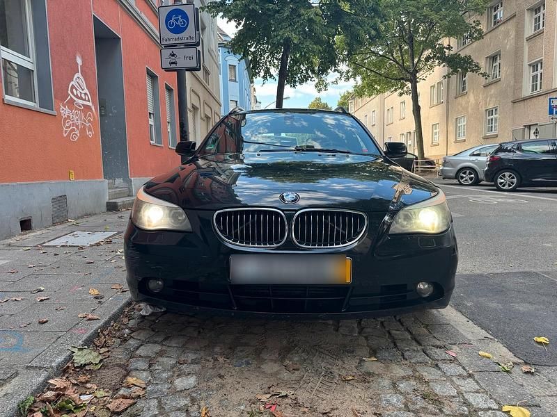 Schwarz Gebraucht 2006 BMW 525 Kombi | 2.950 € (Guter Preis) - Bild 1/4