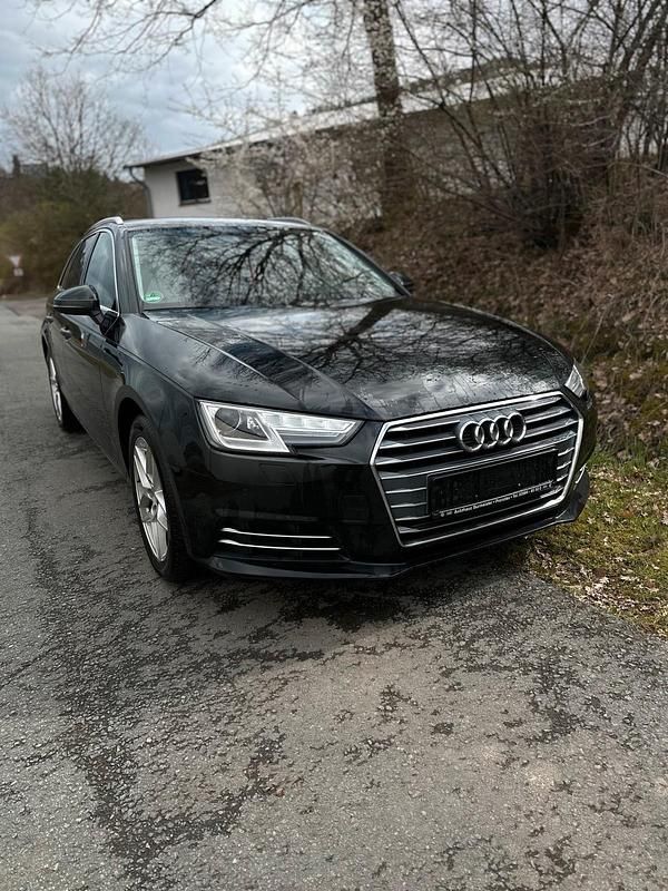 Gebraucht Audi A4 150 PS (110 kW) 2018 Schwarz Kombi