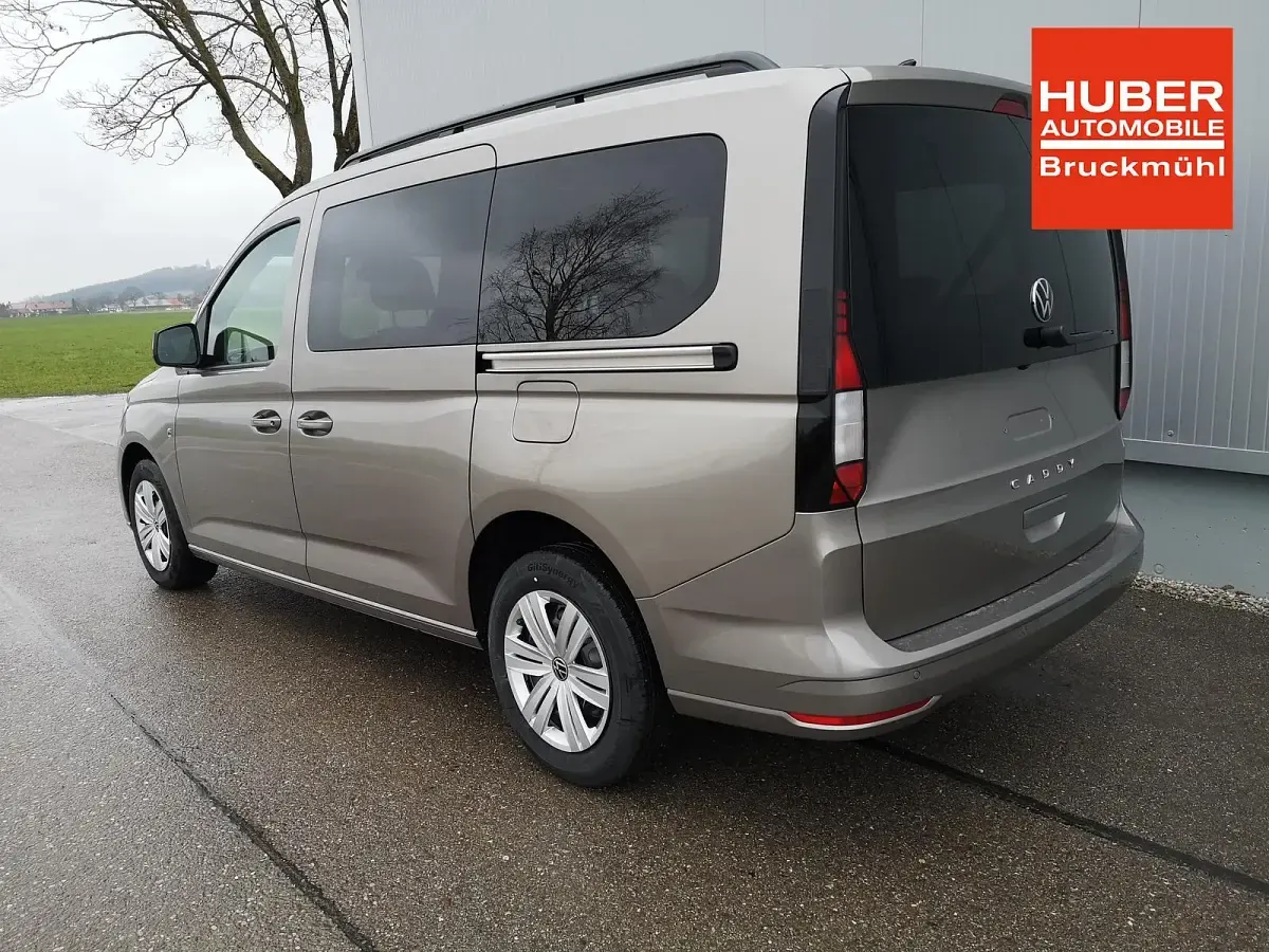 Neu VW Caddy Maxi Basis 116 PS (85 kW) 2026 Mojavebeige metallic Van / Kleinbus