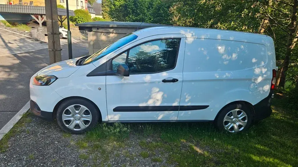 Gebraucht Ford Transit 101 PS (74 kW) 2019 Weiß Limousine