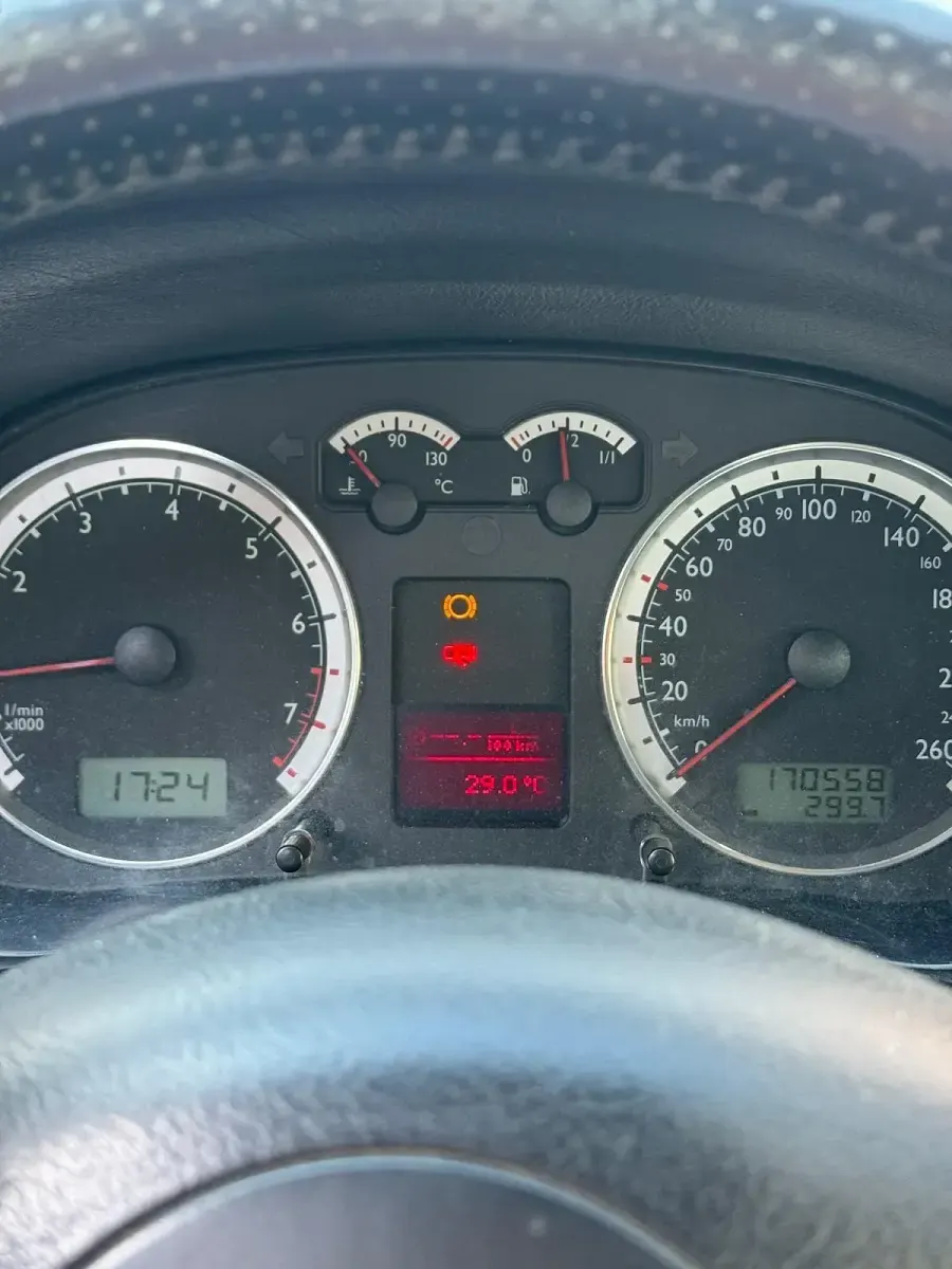 Gebraucht VW Golf IV 105 PS (77 kW) 2003 Schwarz Kleinwagen