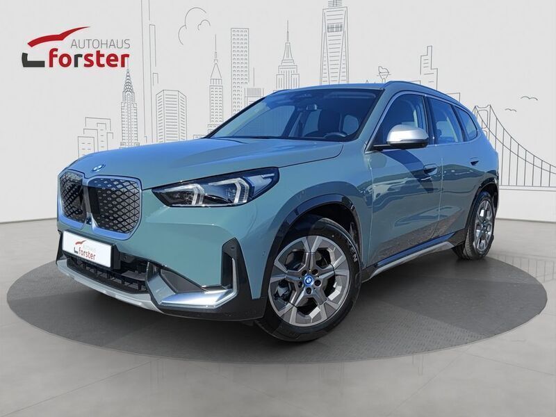 Grün Gebraucht 2024 BMW iX1 xLine SUV | 45.990 € (Etwas zu teuer) - Bild 1/4
