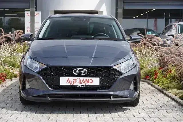 Gebraucht Hyundai i20 GO! 101 PS (74 kW) 2022 Grau Kleinwagen