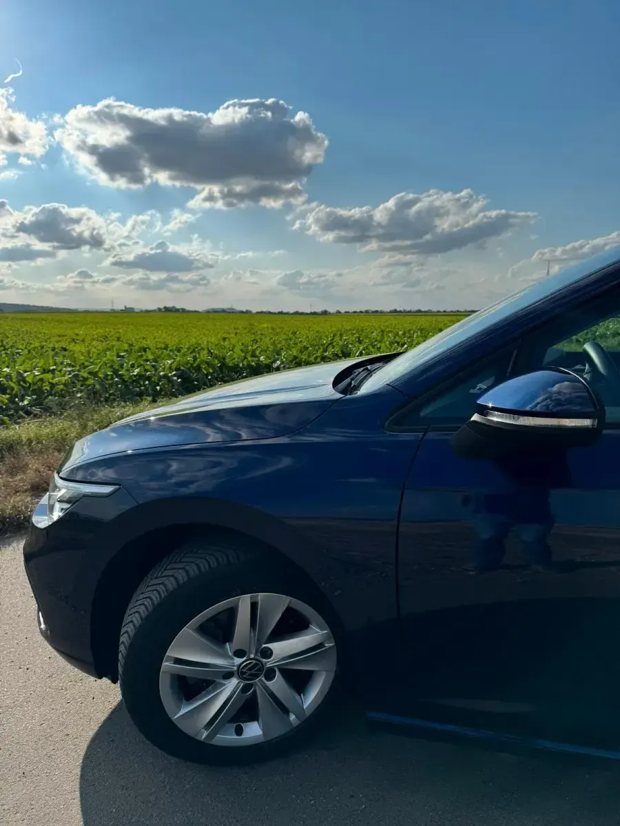 Gebraucht VW Golf VIII 110 PS (80 kW) 2021 Blau Limousine
