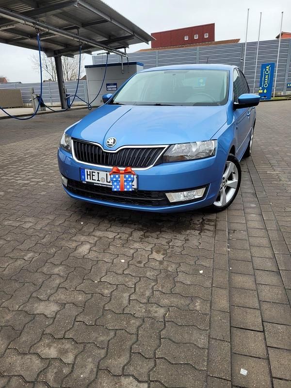 Blau Gebraucht 2014 Skoda Rapid Limousine | 9.700 € (Etwas zu teuer) - Bild 1/4