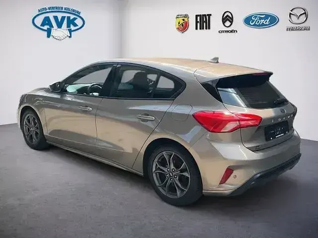 Gebraucht Ford Focus ST-Line 125 PS (91 kW) 2018 Silber Limousine
