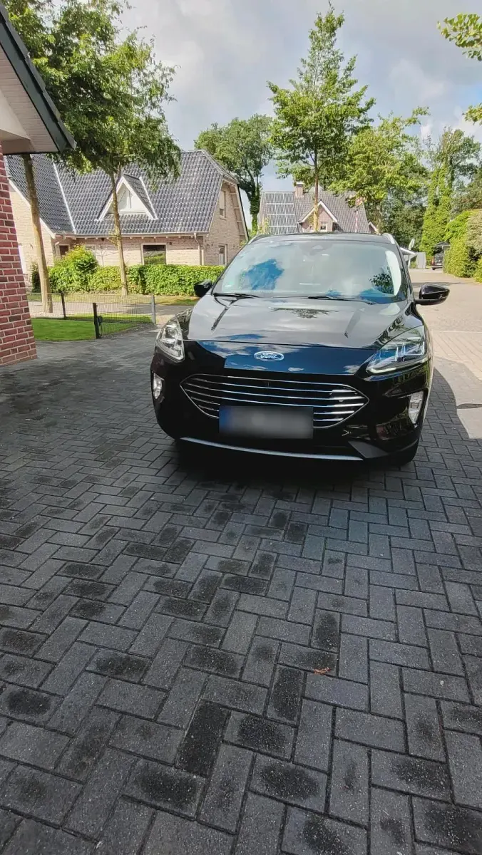 Gebraucht Ford Kuga Titanium 190 PS (139 kW) 2023 Schwarz SUV