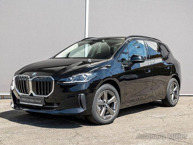 Neu BMW 225 Shadowline 245 PS (180 kW) 2025 Saphirschwarz metallic Van / Kleinbus