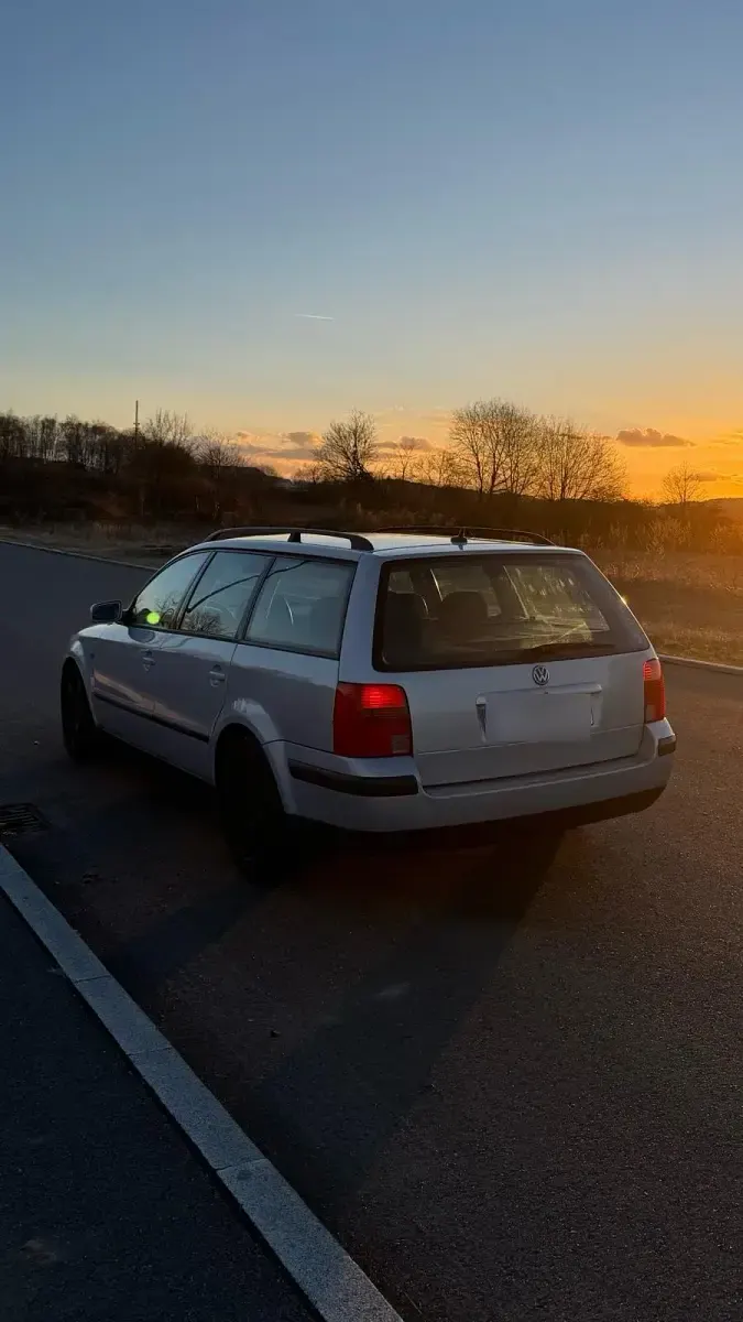 Gebraucht VW Passat 150 PS (110 kW) 2000 Silber Kombi