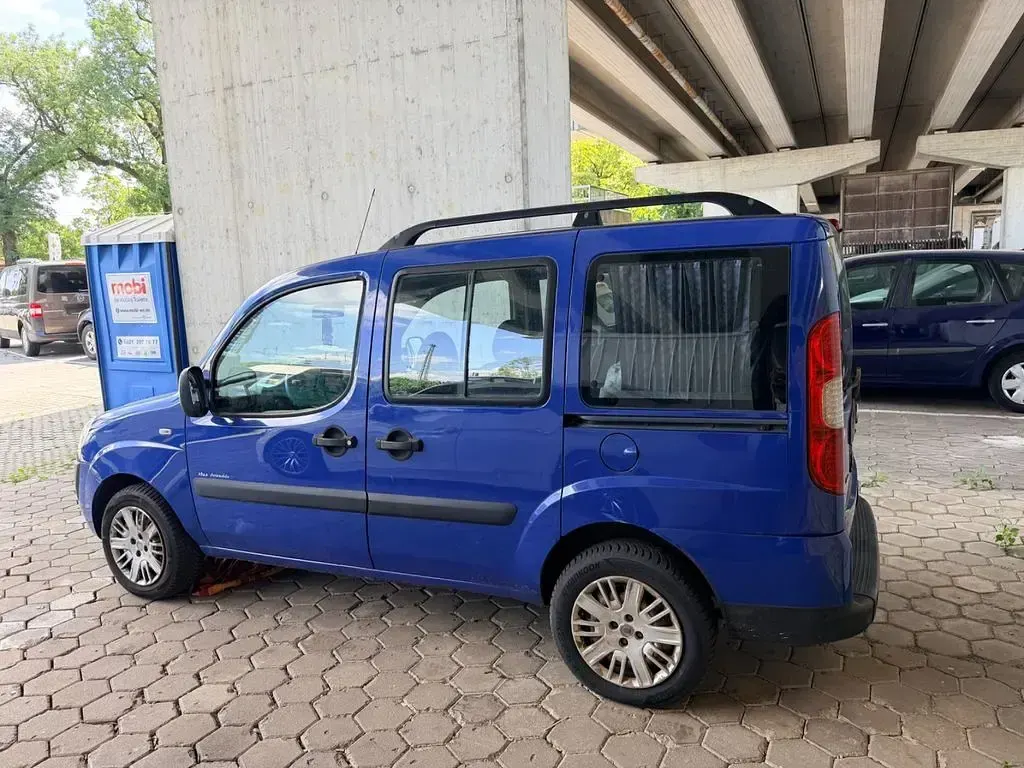 Gebraucht Fiat Doblò Active 84 PS (61 kW) 2009 Blau Van / Kleinbus
