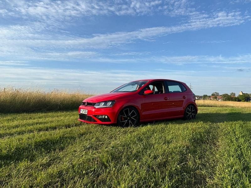 Rot Gebraucht 2010 VW Polo Highline Kleinwagen | 5.250 € (Superpreis) - Bild 1/4