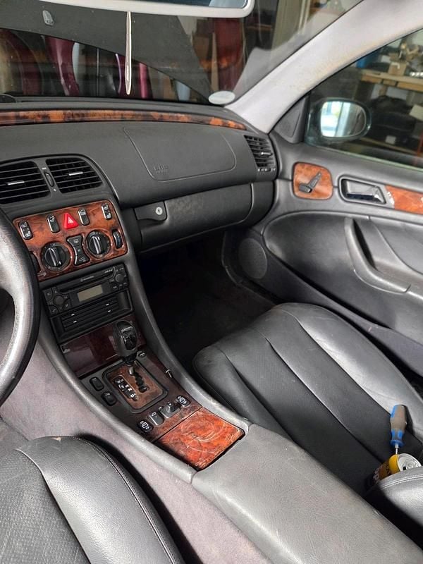 Gebraucht Mercedes CLK200 165 PS (121 kW) 2000 Schwarz Coupé