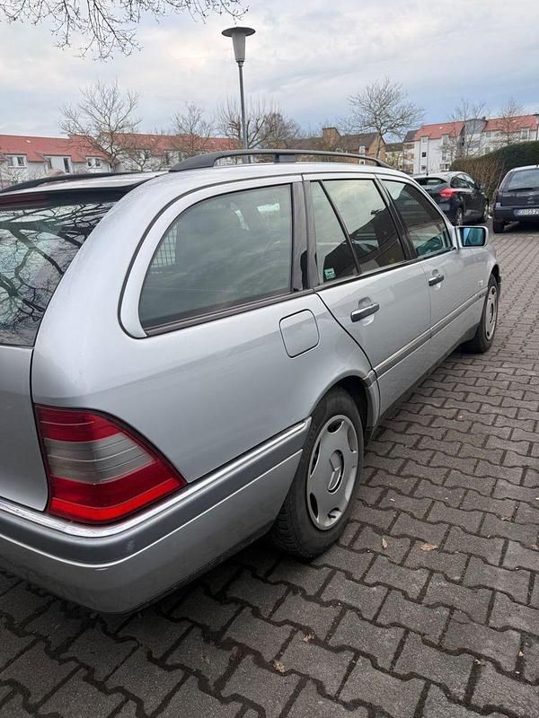 Gebraucht Mercedes 230 150 PS (110 kW) 1996 Silber Kombi