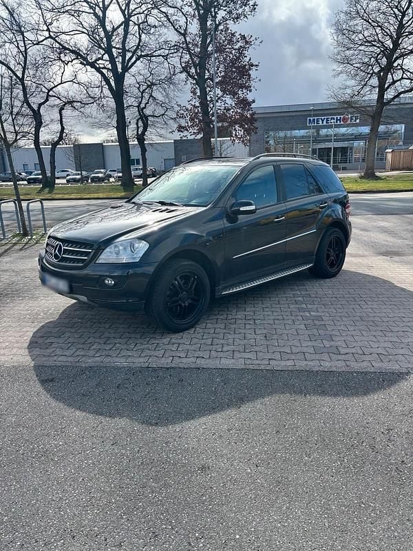 Gebraucht Mercedes ML320 224 PS (164 kW) 2006 Schwarz SUV
