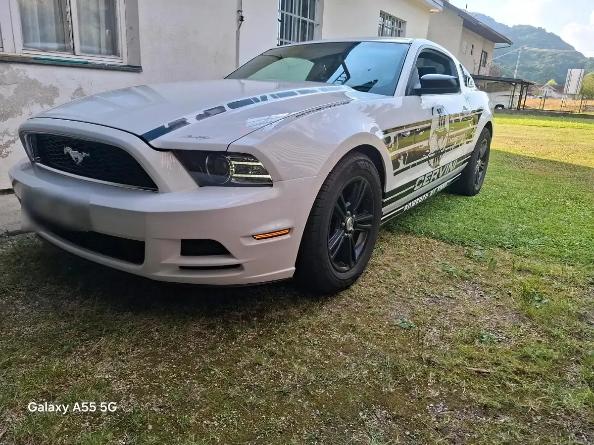 Gebraucht Ford Mustang 309 PS (227 kW) 2013 Weiß Coupé
