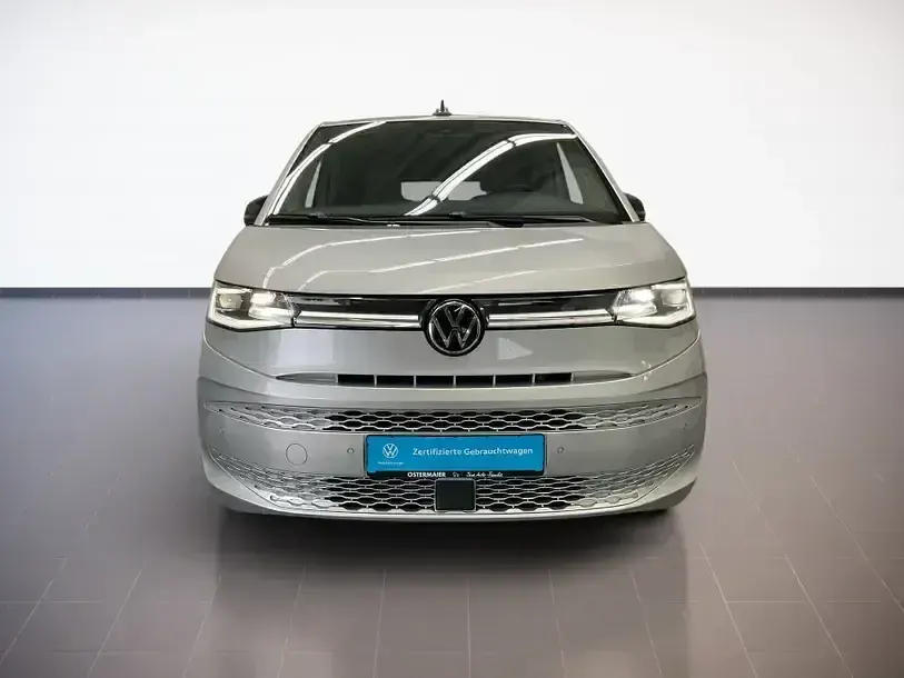 Gebraucht VW Multivan Style 150 PS (110 kW) 2024 Silber Van / Kleinbus