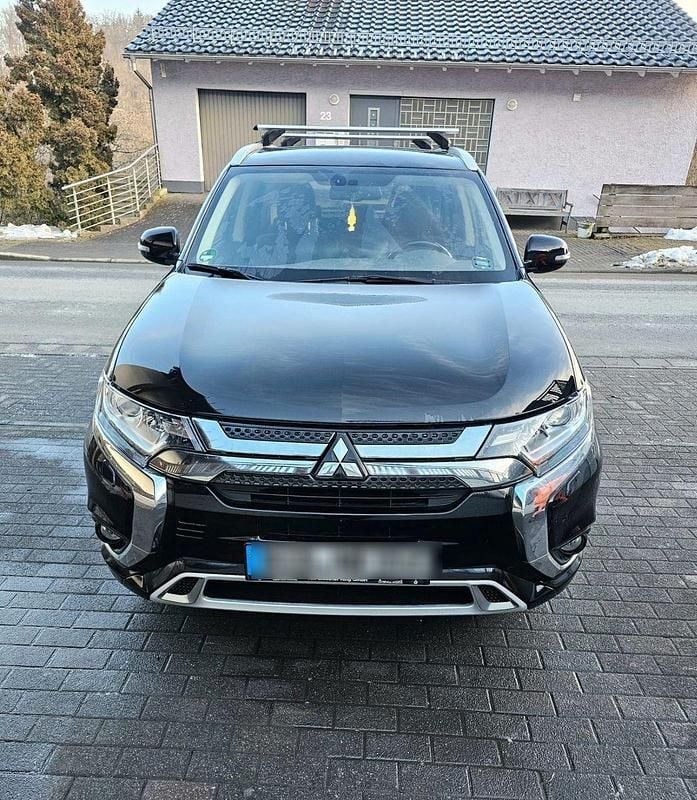 Gebraucht Mitsubishi Outlander P-HEV 231 PS (169 kW) 2019 Schwarz SUV