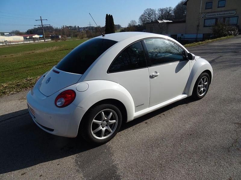 Gebraucht VW New Beetle United 102 PS (75 kW) 2008 Weiß Kleinwagen