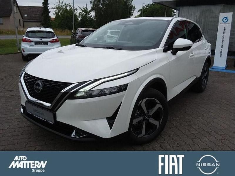 Pearl white/black m Gebraucht 2023 Nissan Qashqai N-Connecta SUV | 34.990 € - Bild 1/4