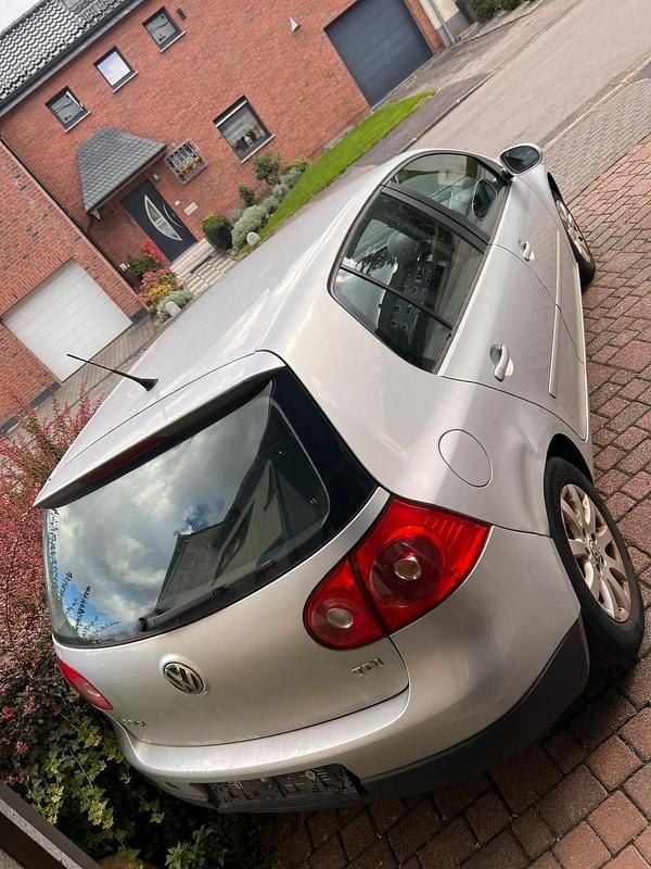 Silber Gebraucht 2006 VW Golf V Limousine | 1.800 € (Guter Preis) - Bild 1/4