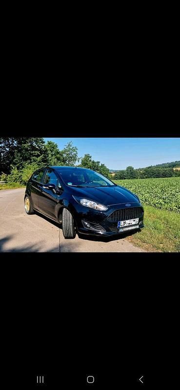 Schwarz Gebraucht 2017 Ford Fiesta Kleinwagen | 6.100 € (Etwas zu teuer) - Bild 1/4