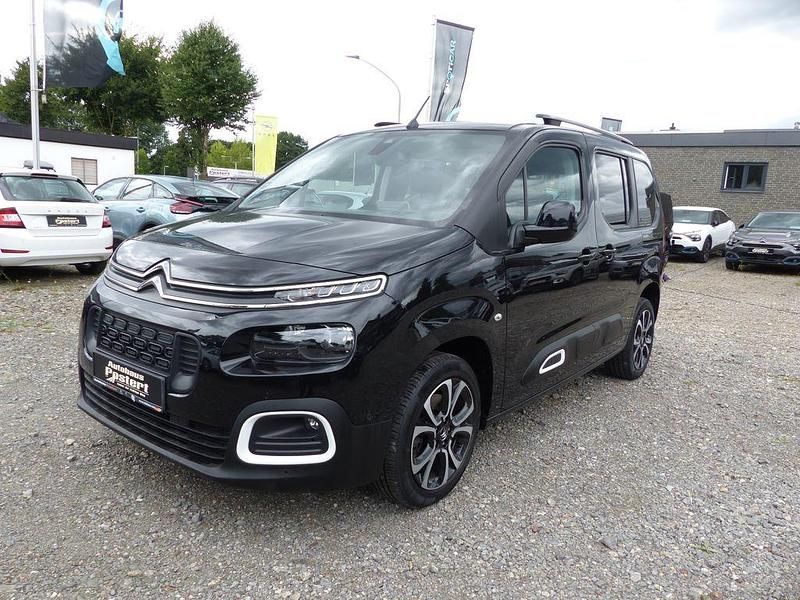 Schwarz Gebraucht 2021 Citroën Berlingo Shine Van / Kleinbus | 20.950 € (Teuer) - Bild 1/4