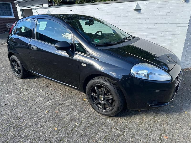 Schwarz Gebraucht 2013 Fiat Punto Kleinwagen | 4.650 € (Fairer Preis) - Bild 1/4