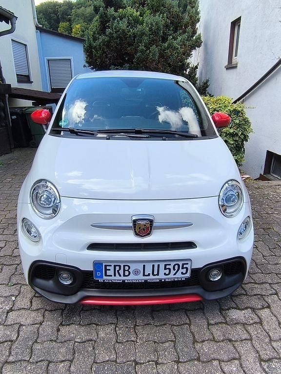 Weiß Gebraucht 2017 Abarth 595 Turismo Kleinwagen | 16.300 € (Guter Preis) - Bild 1/4