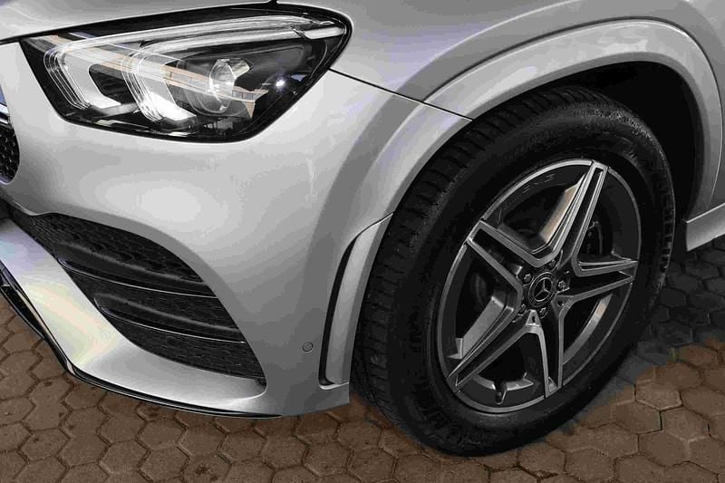 Gebraucht Mercedes GLE350 Night 194 PS (142 kW) 2022 Metalliclack hightechsilber SUV