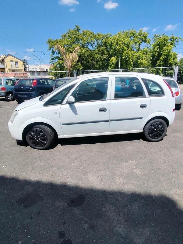 Gebraucht Opel Meriva 101 PS (74 kW) 2003 Weiß Van / Kleinbus