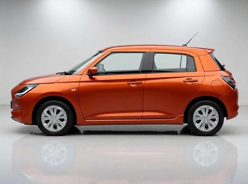 Neu Suzuki Swift Club 83 PS (61 kW) 2026 Flame orange pearl Kleinwagen