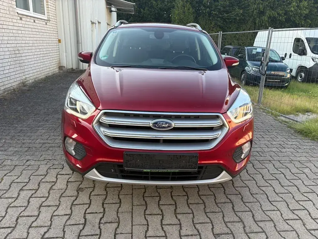 Gebraucht Ford Kuga Titanium 150 PS (110 kW) 2018 Rot SUV