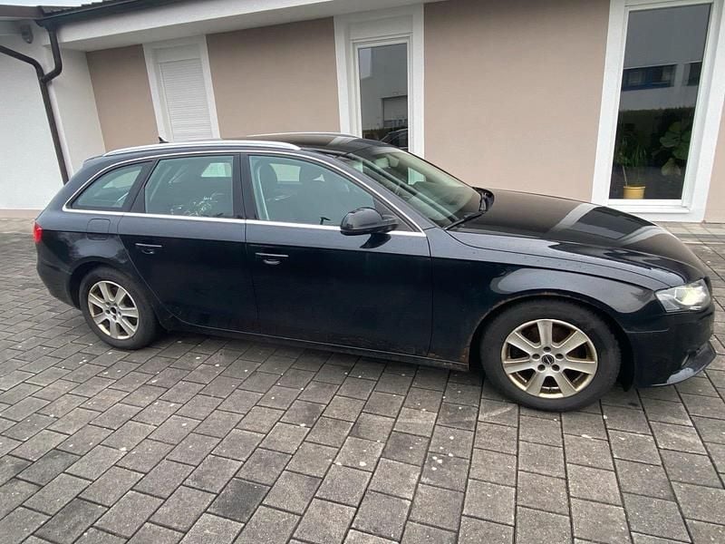 Gebraucht Audi A4 160 PS (117 kW) 2010 Schwarz Kombi