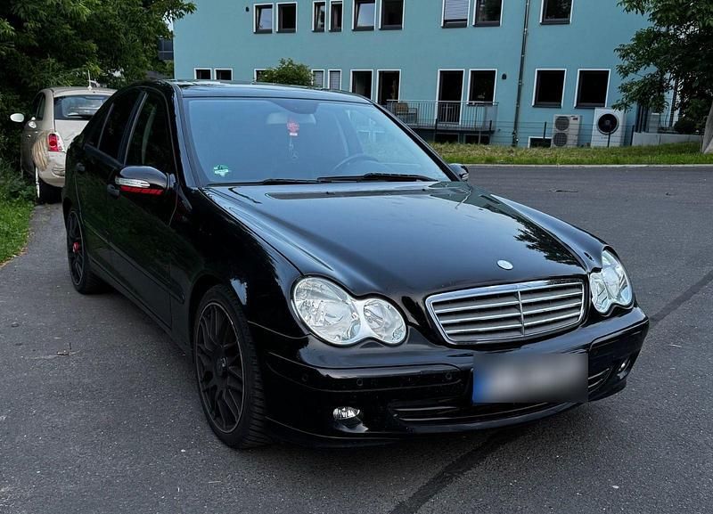 Gebraucht Mercedes C200 Avantgarde 163 PS (119 kW) 2007 Schwarz Limousine