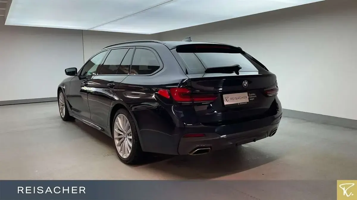 Gebraucht BMW 530 Efficient Dynamics 252 PS (185 kW) 2023 Carbonschwarz metallic Kombi