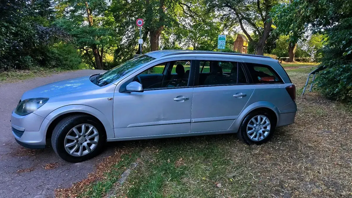Gebraucht Opel Astra 125 PS (91 kW) 2005 Silber Kombi