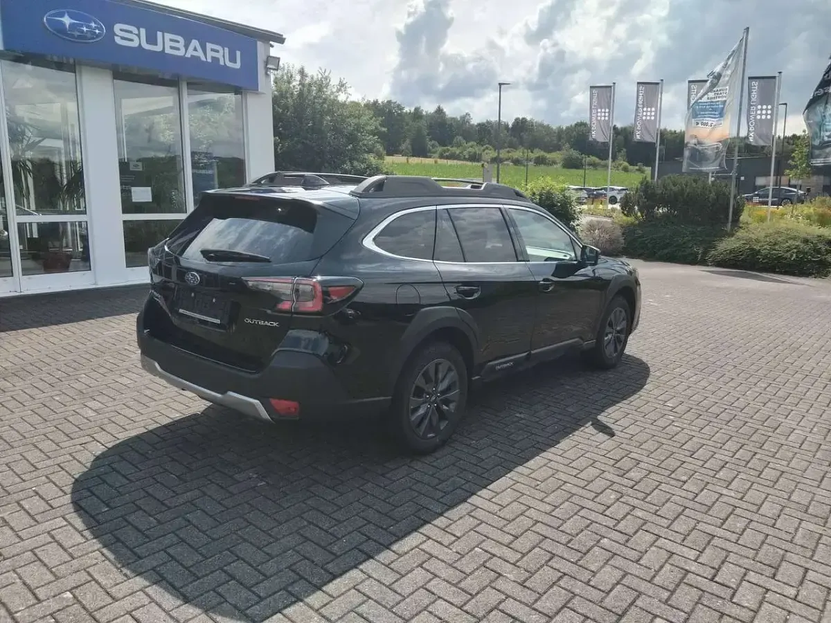Gebraucht Subaru Outback Active 169 PS (124 kW) 2024 Crystal black silica Kombi
